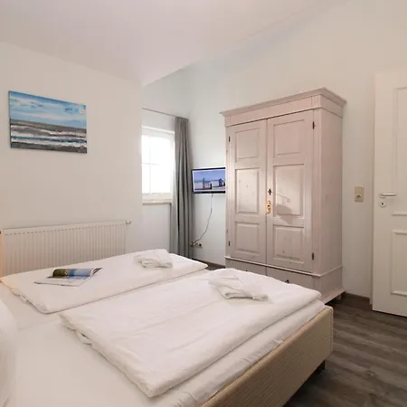 Appartementanlage Uns Strandhus 11 * Kuehlungsborn